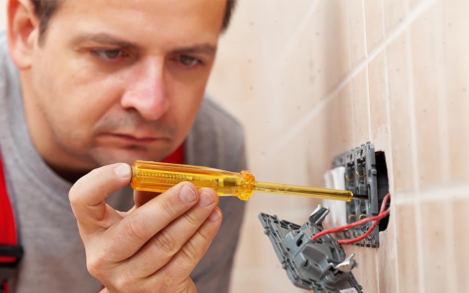 travail électricien Antony